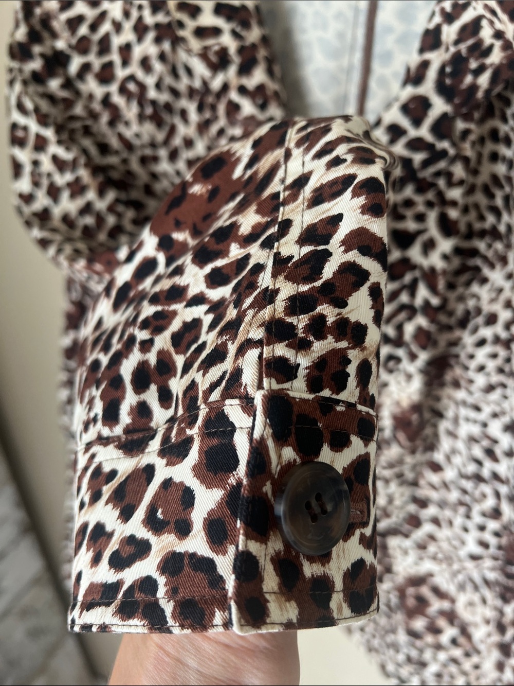 Lafayette 148 brown and cream leopard Shacket - Picture 7 of 9
